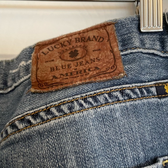 Mens jeans by Lucky Brand. Waist size 34” Navy - Picture 5 of 9